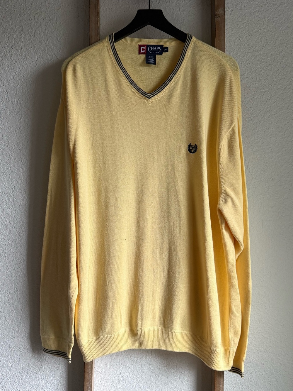 Chaps Ralph Lauren V-Neck Sweater Pastel Yellow Knit with Navy Crest Logo Sz: L